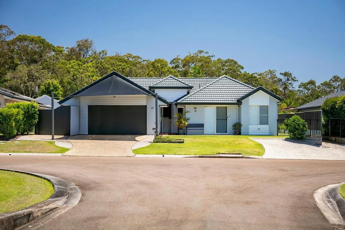 Holiday home Mooloolaba Mnt Creek Beachy Vibe Family Home Mountain Creek Australia