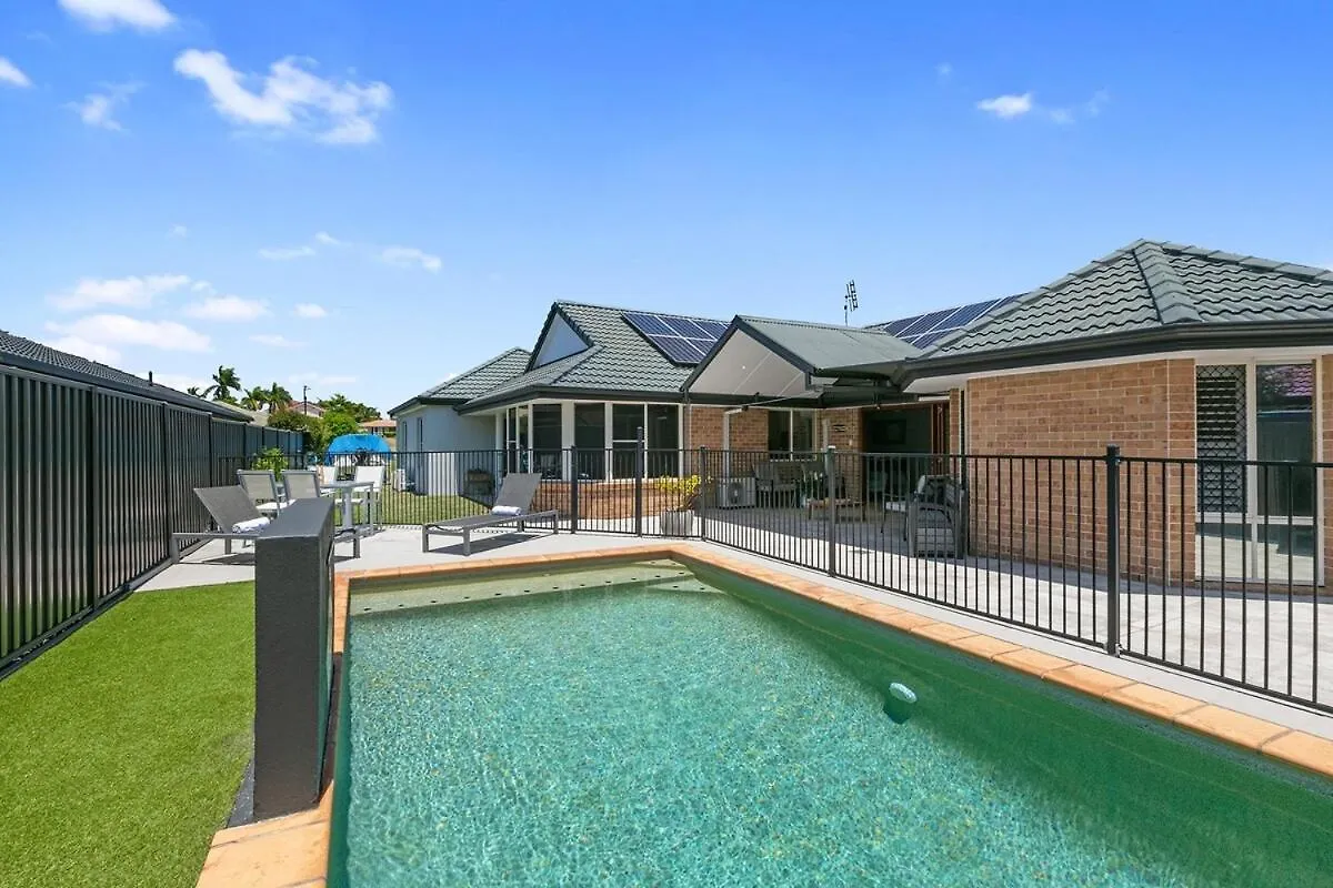 Holiday home Mooloolaba Mnt Creek Beachy Vibe Family Home Mountain Creek